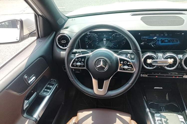 Used Mercedes-Benz GLB 2020 GLB 200 Dynamic Edition Steering Wheel