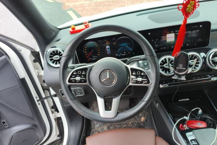 Used Mercedes-Benz GLB 2020 GLB 200 Stylish Edition Steering Wheel