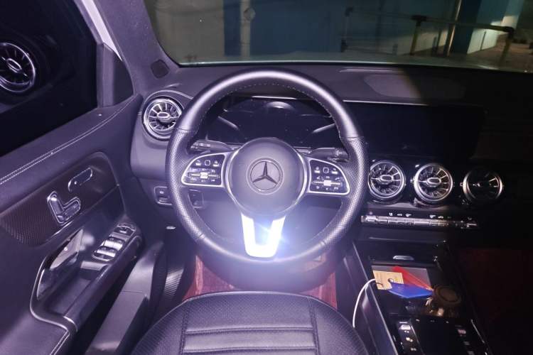 Used Mercedes-Benz GLB 2020 Facelift GLB 200 Fashion Edition Steering Wheel