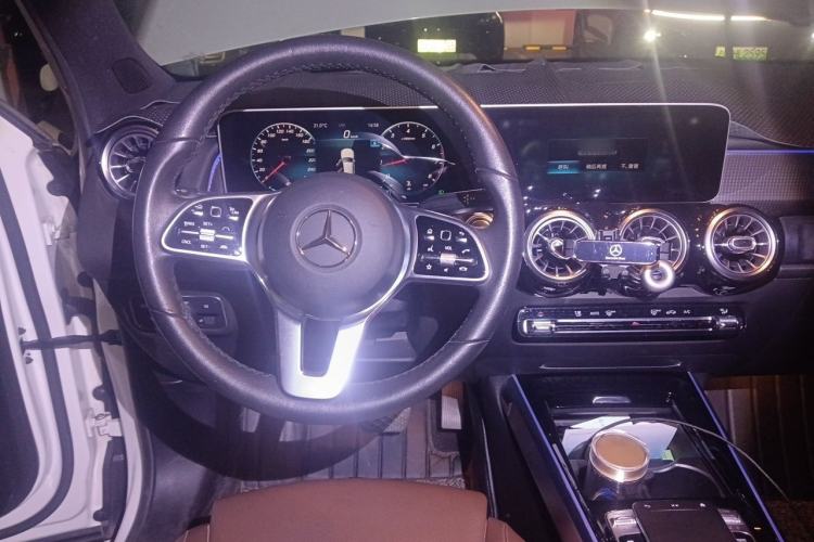 Used Mercedes-Benz GLB 2020 GLB 200 Stylish Edition Steering Wheel