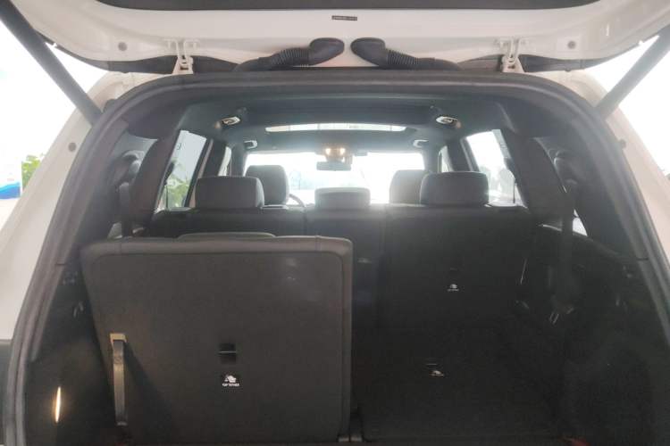 Used Mercedes-Benz GLB 2020 Facelift GLB 200 Fashion Edition Trunk
