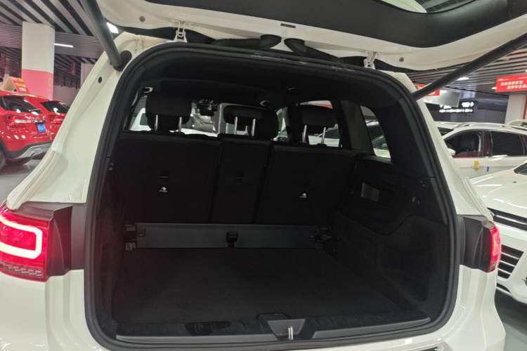 Used Mercedes-Benz GLB 2020 Updated GLB 200 Dynamic Edition Trunk