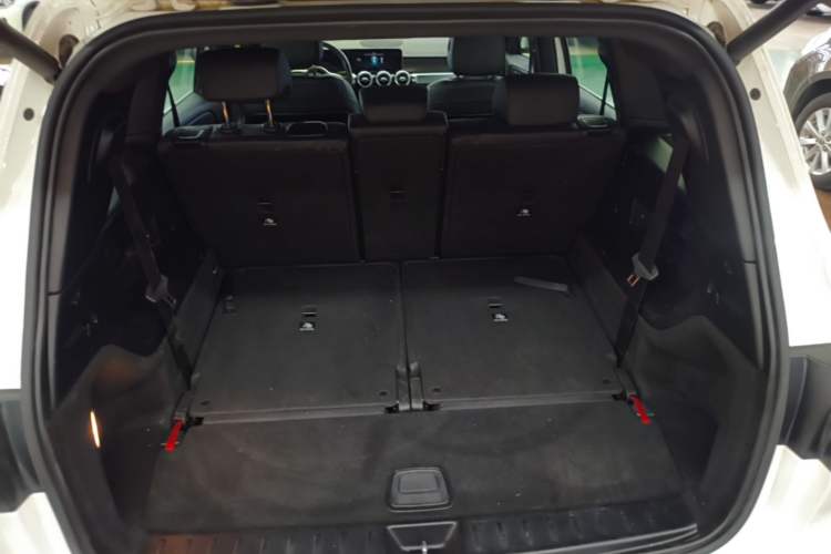 Used Mercedes-Benz GLB 2020 Facelift GLB 200 Fashion Edition Trunk