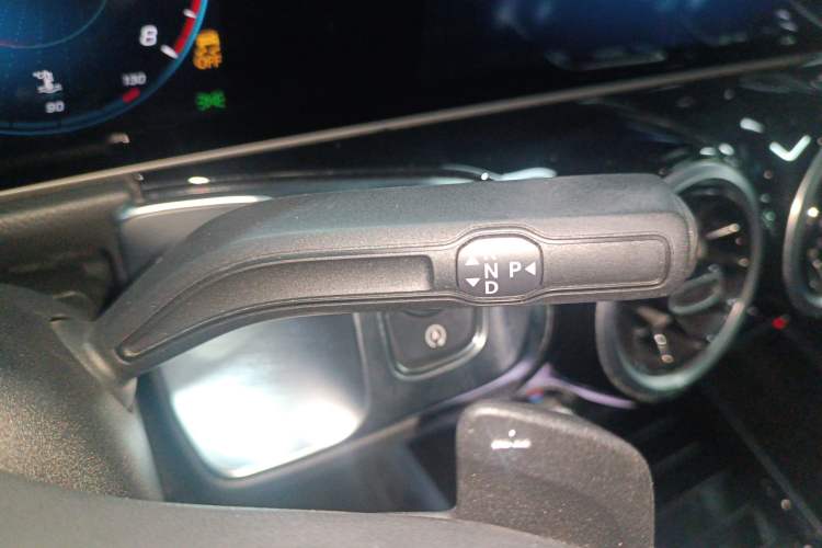 Used Mercedes-Benz GLB 2020 GLB 200 Dynamic Edition Gear Lever