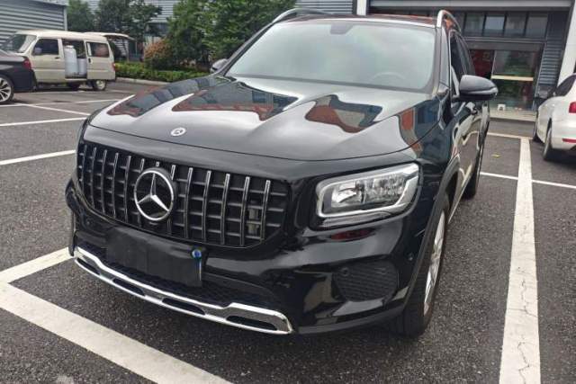 Ojetý Mercedes-Benz GLB 2021 GLB 180 Dynamic Edition