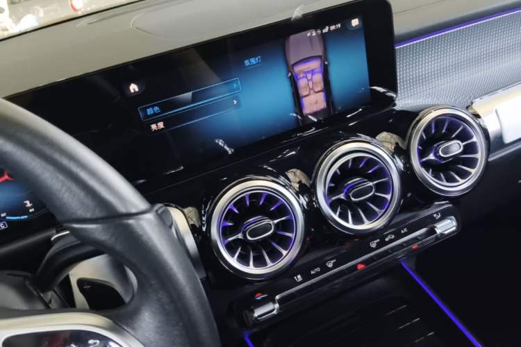 Used Mercedes-Benz GLB 2021 GLB 200 Dynamic Edition Audio And AC Panel