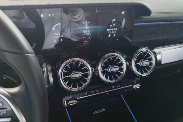 Used Mercedes-Benz GLB 2021 GLB 180 Dynamic Edition Audio And AC Panel