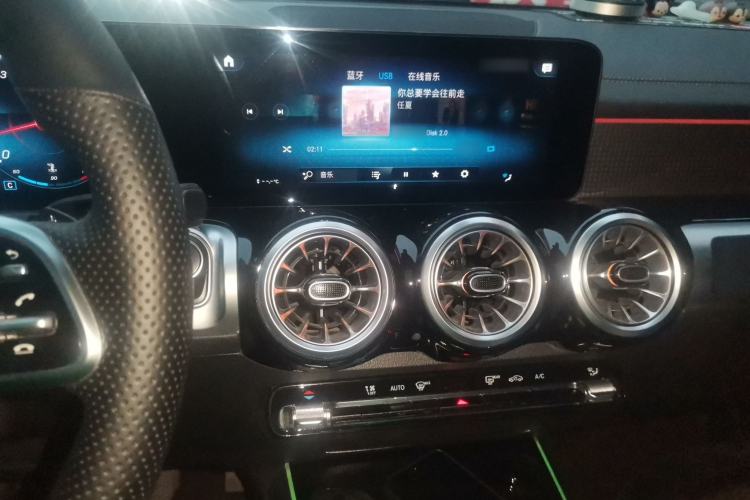 Used Mercedes-Benz GLB 2021 GLB 200 Dynamic Edition Audio And AC Panel