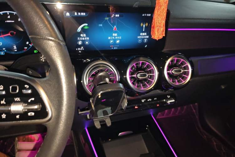 Used Mercedes-Benz GLB 2021 GLB 200 Dynamic Edition Audio And AC Panel