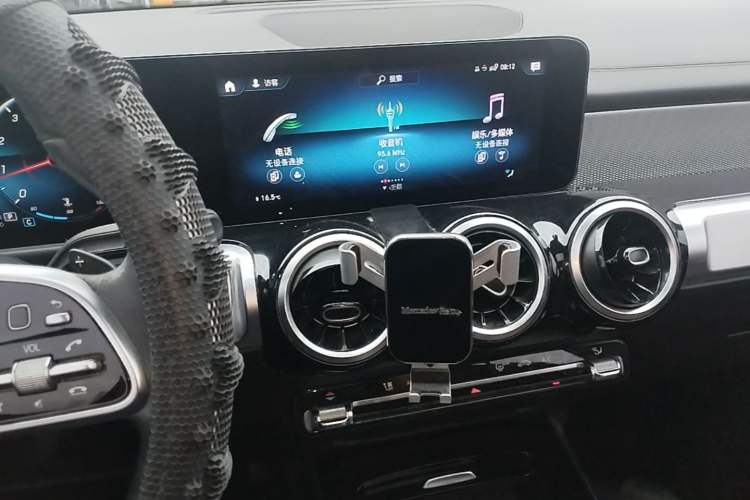 Used Mercedes-Benz GLB 2021 GLB 180 Dynamic Edition Audio And AC Panel