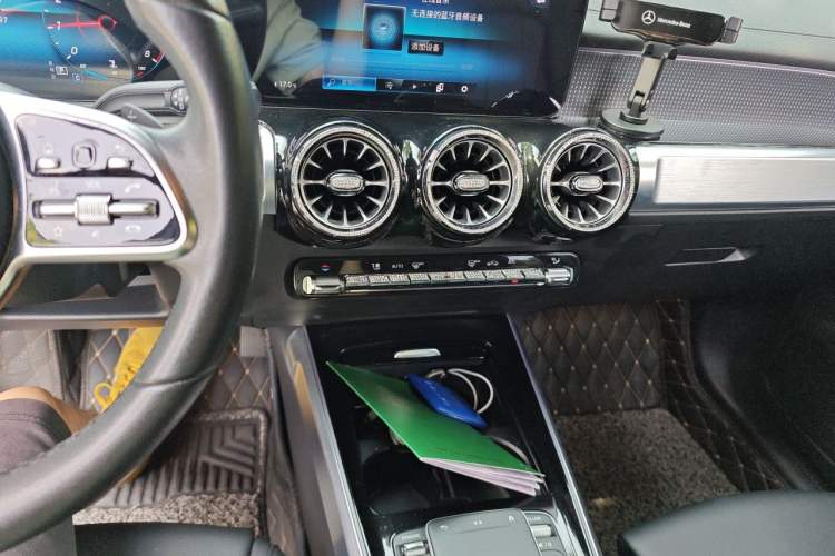 Used Mercedes-Benz GLB 2021 GLB 200 Dynamic Edition Audio And AC Panel