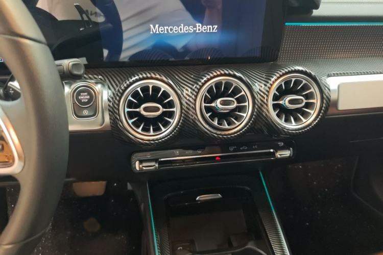 Used Mercedes-Benz GLB 2021 GLB 200 Dynamic Edition Audio And AC Panel
