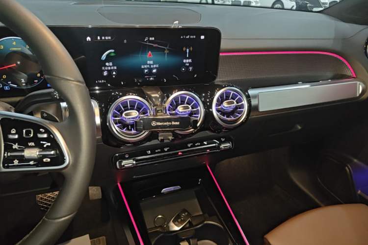 Used Mercedes-Benz GLB 2021 GLB 200 Dynamic Edition Audio And AC Panel