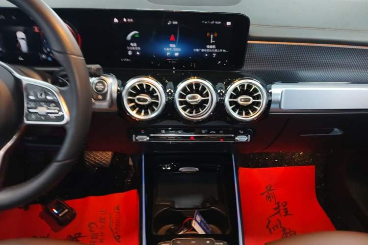 Used Mercedes-Benz GLB 2021 GLB 200 Dynamic Edition Audio And AC Panel