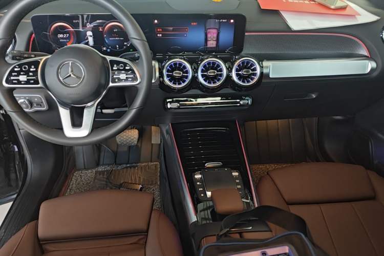 Used Mercedes-Benz GLB 2021 GLB 200 Dynamic Edition Audio And AC Panel