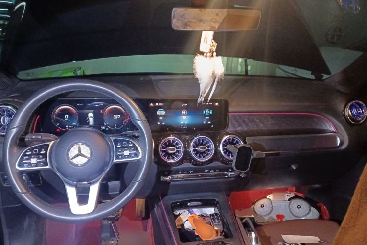 Used Mercedes-Benz GLB 2021 GLB 200 Dynamic Edition Center Console