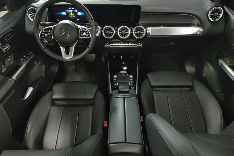 Used Mercedes-Benz GLB 2021 GLB 200 Fashion Model Center Console