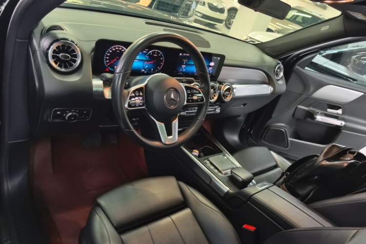 Used Mercedes-Benz GLB 2021 GLB 180 Fashion Model Center Console