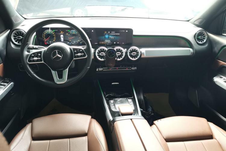 Used Mercedes-Benz GLB 2021 GLB 200 Dynamic Edition Center Console