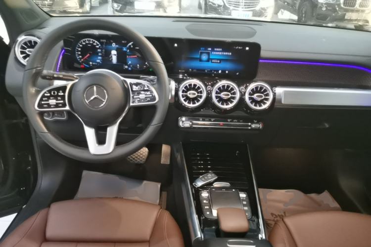 Used Mercedes-Benz GLB 2021 GLB 200 Dynamic Edition Center Console