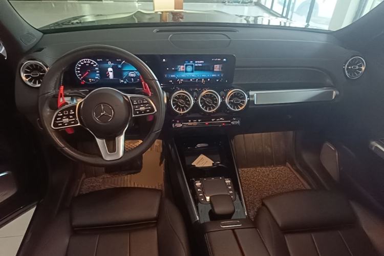 Used Mercedes-Benz GLB 2021 GLB 200 Dynamic Edition Center Console