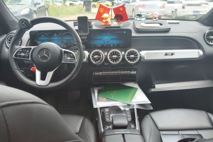 Used Mercedes-Benz GLB 2021 GLB 200 Dynamic Edition Center Console