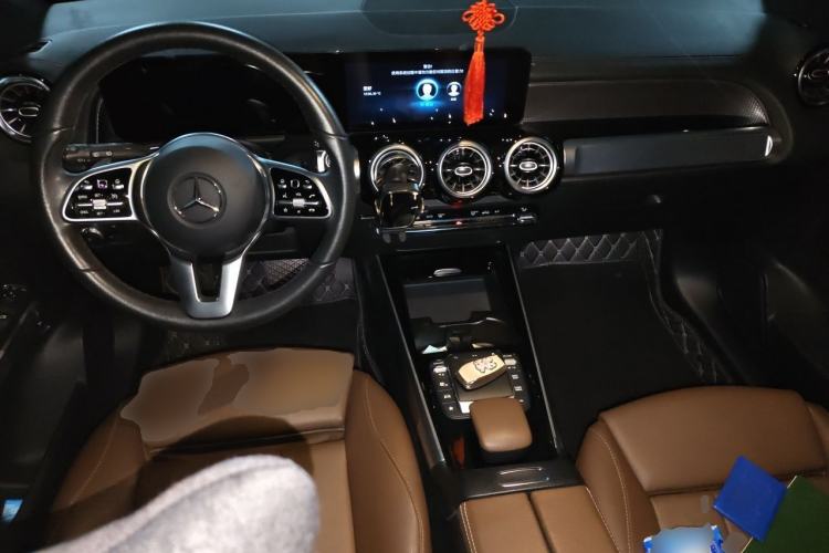 Used Mercedes-Benz GLB 2021 GLB 200 Dynamic Edition Center Console