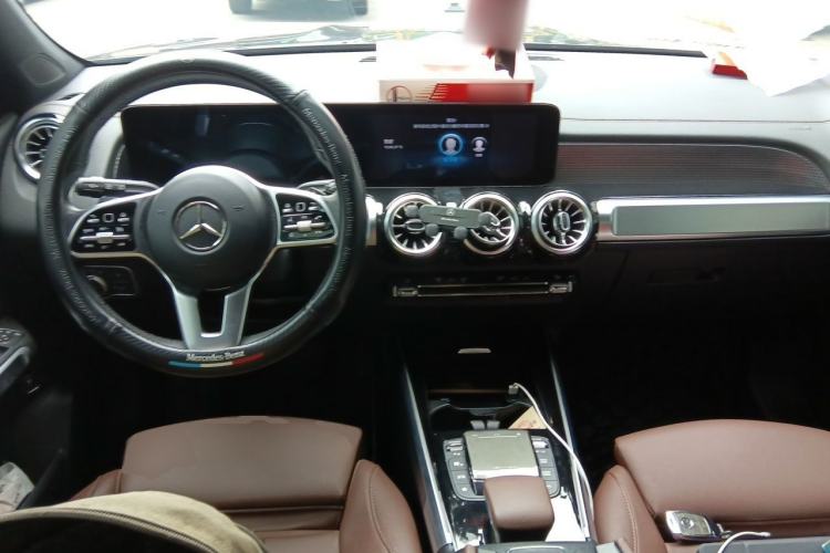 Used Mercedes-Benz GLB 2021 GLB 200 Dynamic Edition Center Console