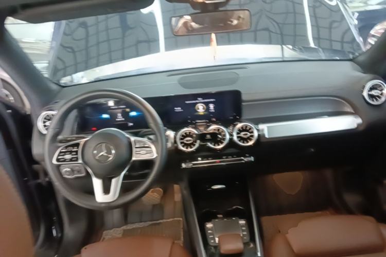 Used Mercedes-Benz GLB 2021 GLB 200 Fashion Model Center Console