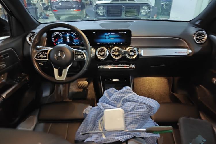 Used Mercedes-Benz GLB 2021 GLB 200 Fashion Model Center Console