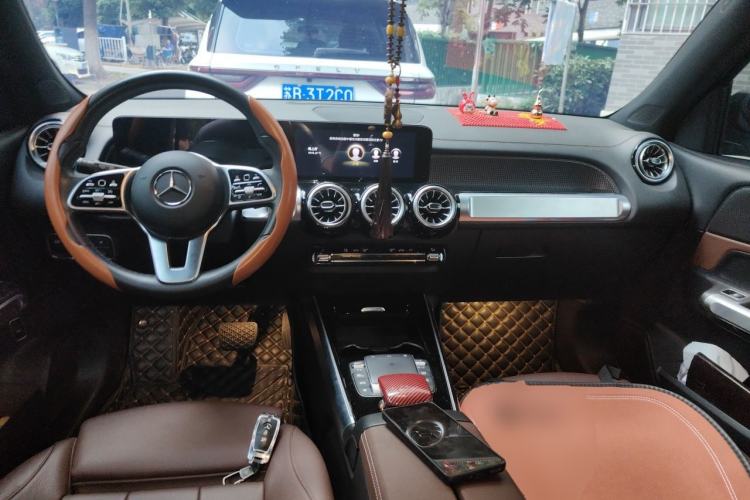 Used Mercedes-Benz GLB 2021 GLB 200 Dynamic Edition Center Console