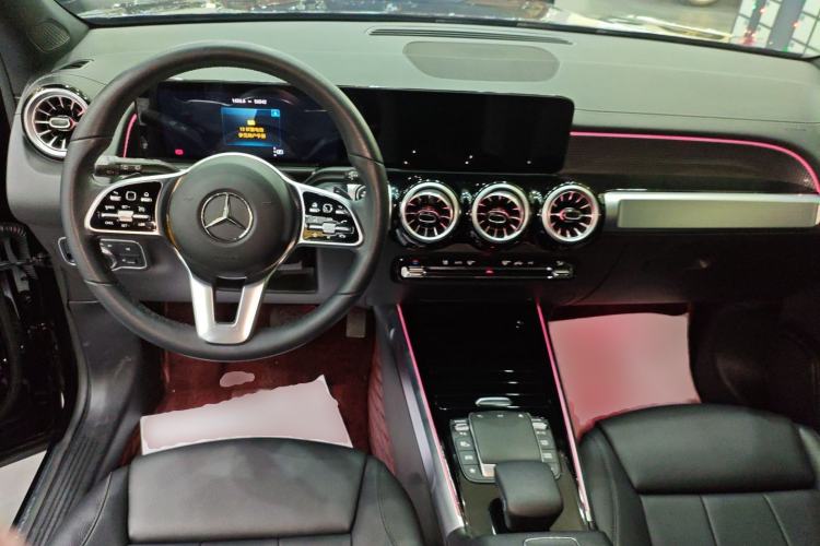 Used Mercedes-Benz GLB 2021 GLB 200 Fashion Model Center Console
