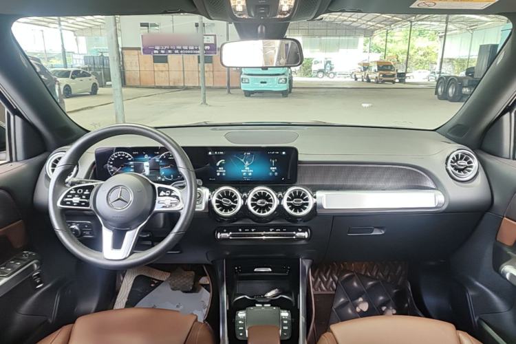 Used Mercedes-Benz GLB 2021 GLB 200 Dynamic Edition Center Console