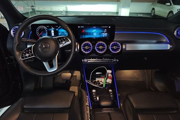 Used Mercedes-Benz GLB 2021 GLB 200 Dynamic Edition Center Console