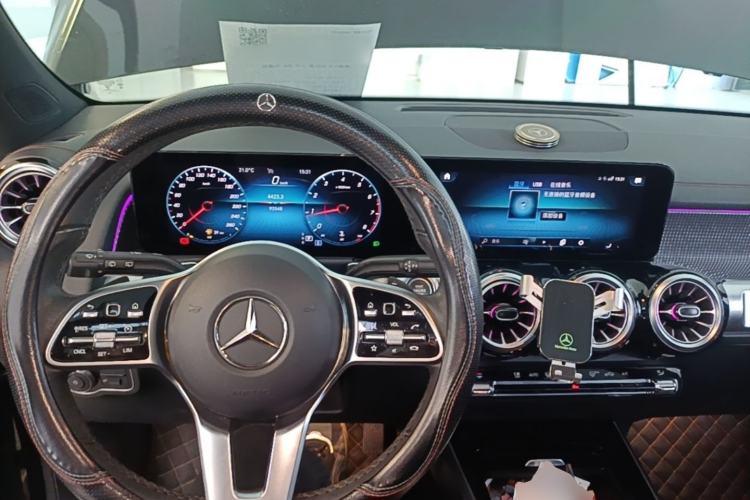 Used Mercedes-Benz GLB 2021 GLB 200 Dynamic Edition Center Console