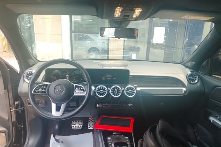 Used Mercedes-Benz GLB 2021 GLB 200 Dynamic Edition Center Console