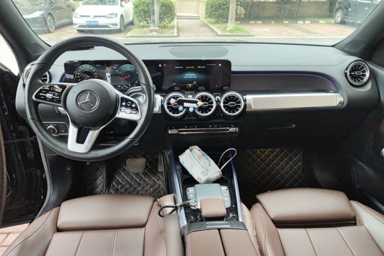 Used Mercedes-Benz GLB 2021 GLB 200 Fashion Model Center Console