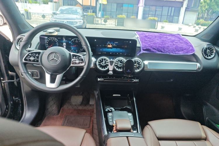 Used Mercedes-Benz GLB 2021 GLB 200 Fashion Model Center Console