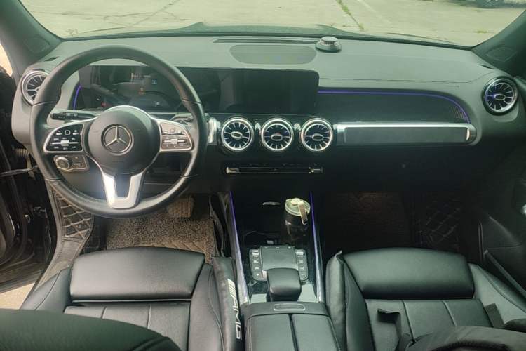 Used Mercedes-Benz GLB 2021 GLB 200 Fashion Model Center Console