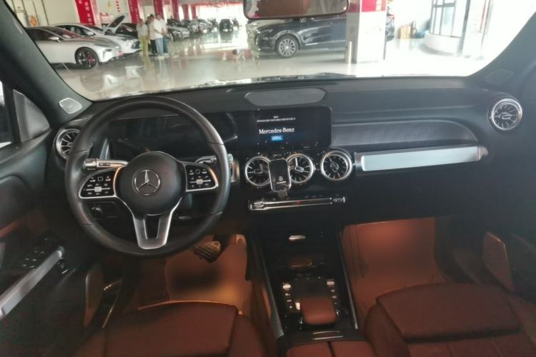Used Mercedes-Benz GLB 2021 GLB 200 Dynamic Edition Center Console