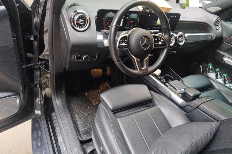 Used Mercedes-Benz GLB 2021 GLB 200 Fashion Model Center Console