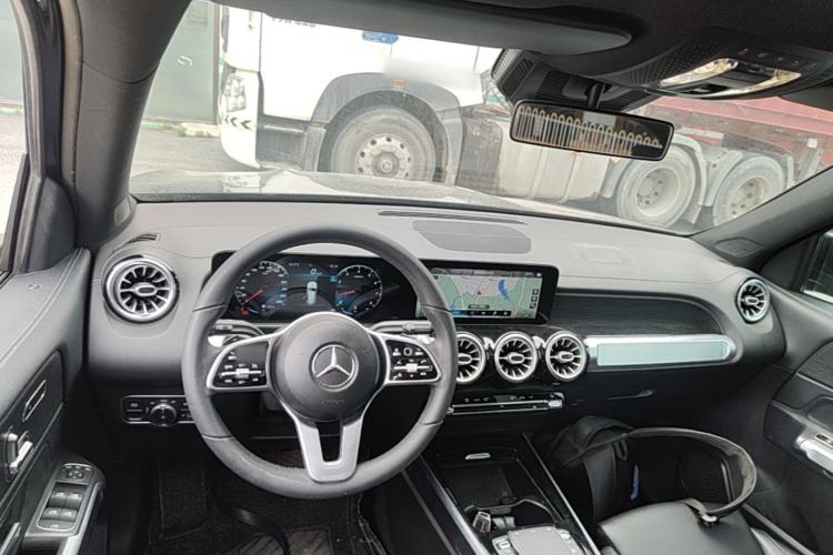 Used Mercedes-Benz GLB 2021 GLB 200 4MATIC Center Console