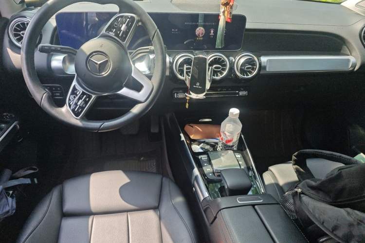 Used Mercedes-Benz GLB 2021 GLB 200 4MATIC Center Console