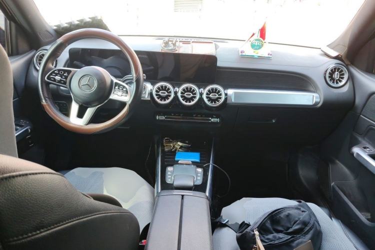 Used Mercedes-Benz GLB 2021 GLB 200 4MATIC Center Console
