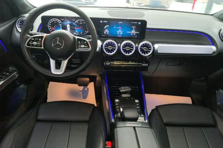 Used Mercedes-Benz GLB 2021 GLB 200 Fashion Model Center Console