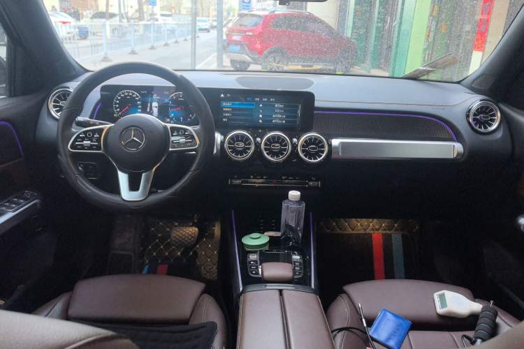 Used Mercedes-Benz GLB 2021 GLB 200 Fashion Model Center Console