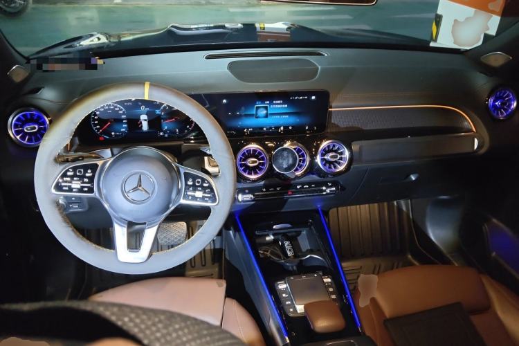 Used Mercedes-Benz GLB 2021 GLB 200 Fashion Model Center Console