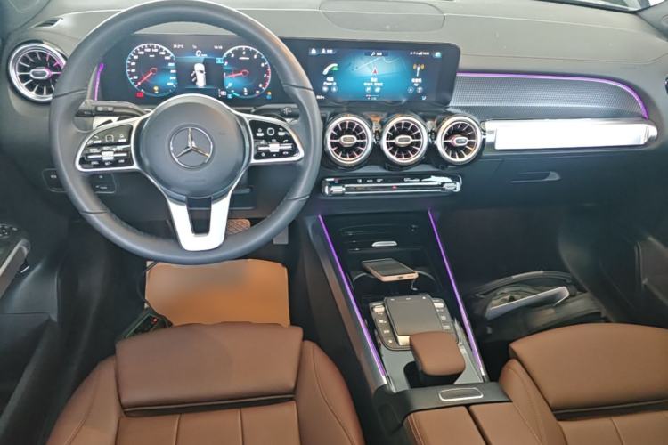Used Mercedes-Benz GLB 2021 GLB 200 Fashion Model Center Console