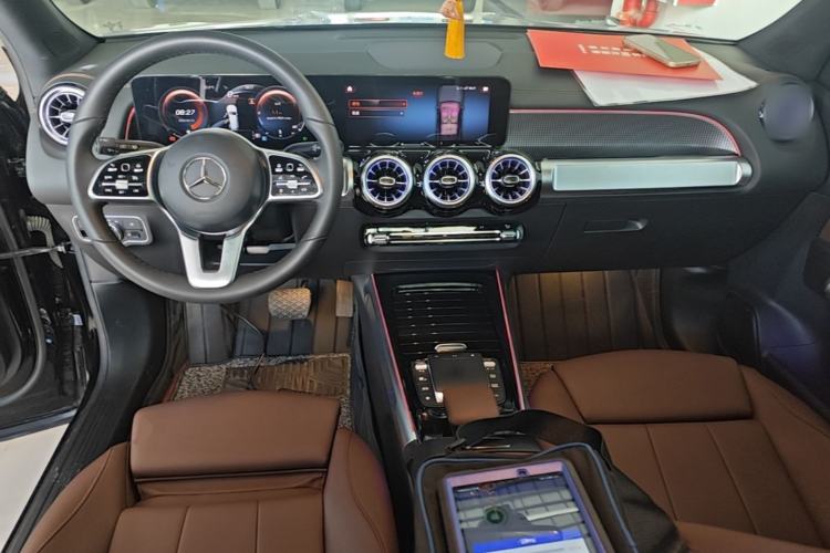 Used Mercedes-Benz GLB 2021 GLB 200 Dynamic Edition Center Console