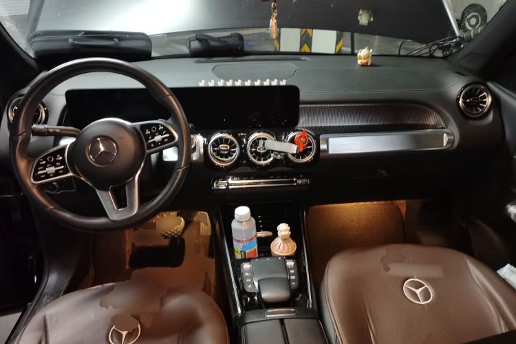 Used Mercedes-Benz GLB 2021 GLB 200 Fashion Model Center Console